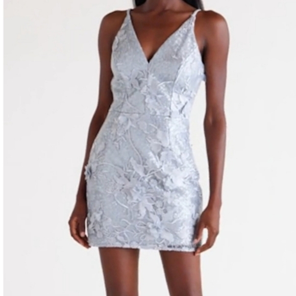 NWT Dress The Population Tatum Embroidered Floral Sequin Mini Dress Blue Medium - Picture 3 of 5